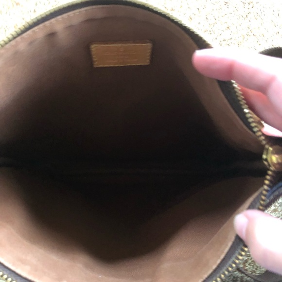 Authentic Louis Vuitton Bosphore crossbody - Picture 4 of 7